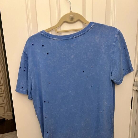 Forever 21 blue short sleeve distressed T-shirt - Picture 4 of 4